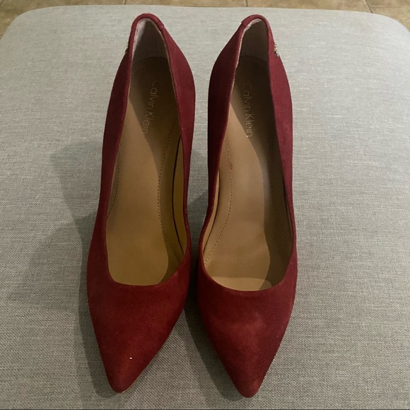 Calvin Klein red suede pumps - Picture 4 of 5